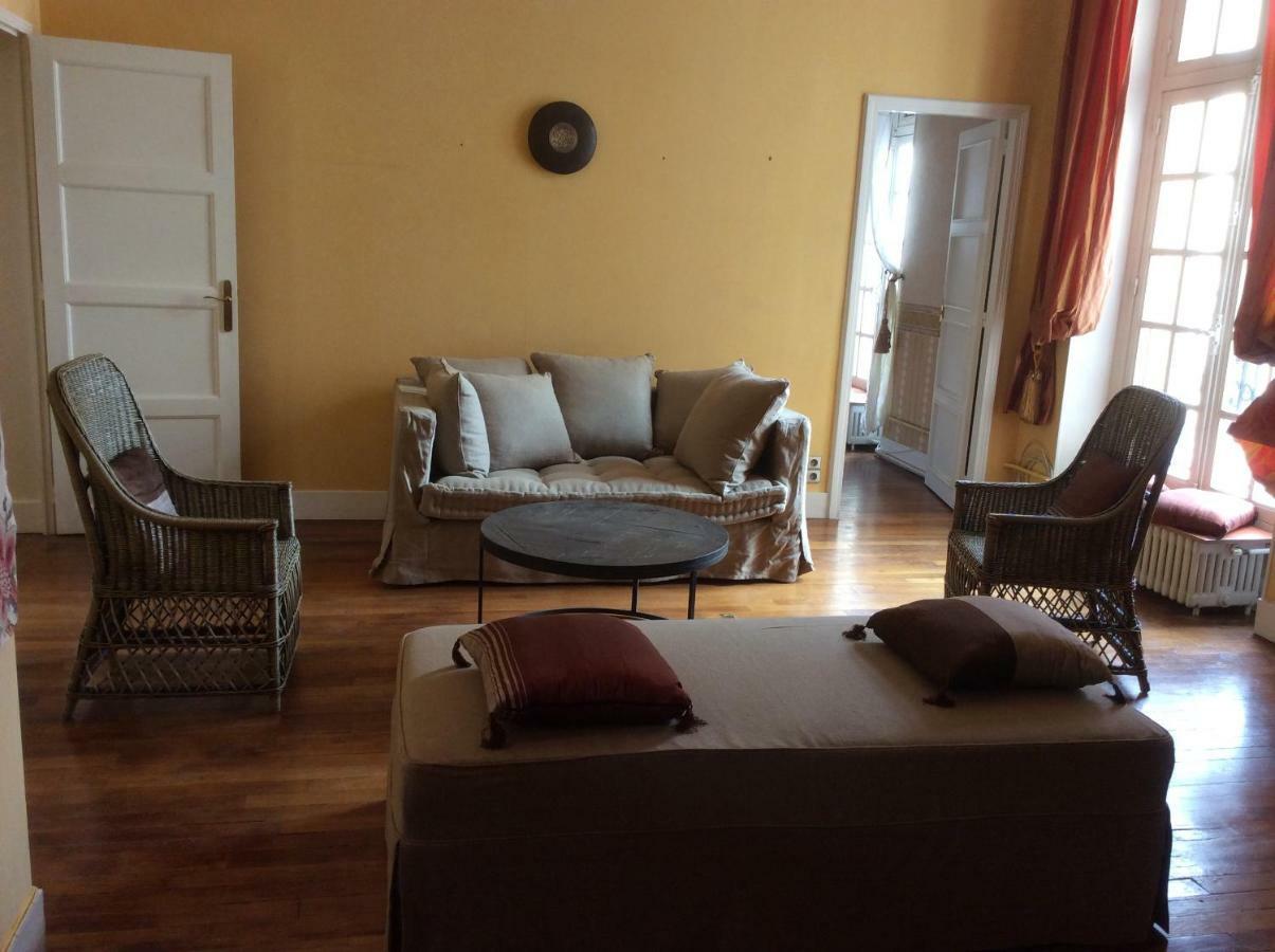 4 Square D'avignon * Orleans